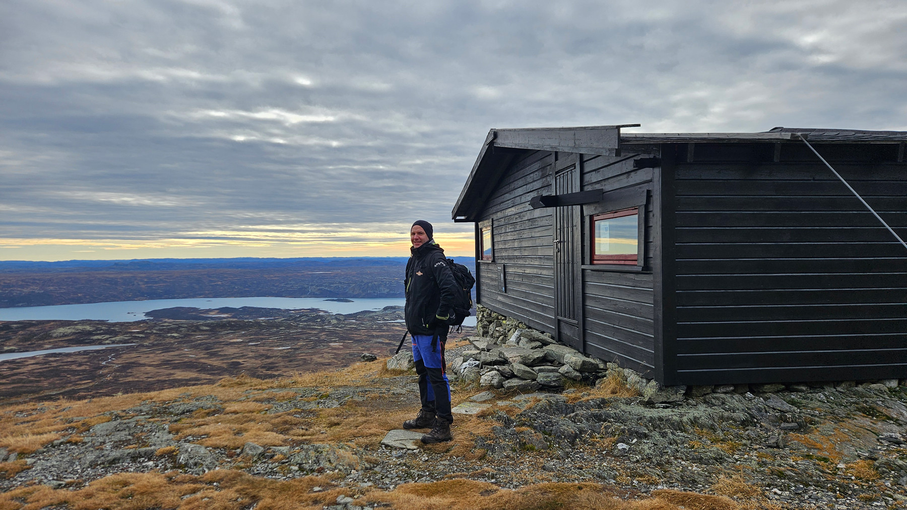 Vandretur til Tvergastein (1505moh) - Arne Næss hytta ved foten av Hallingskarvet