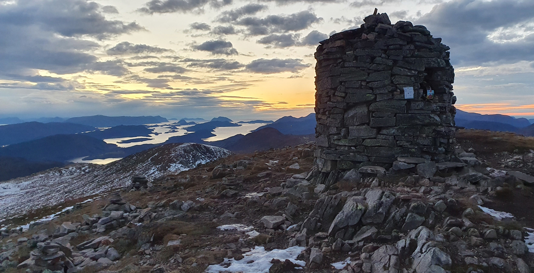 Frostadtinden (808 moh)