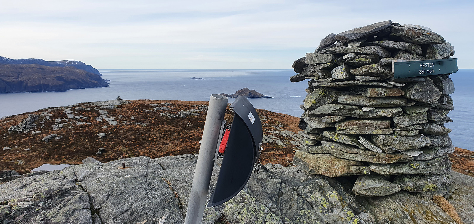 Hestetinden (330 moh)