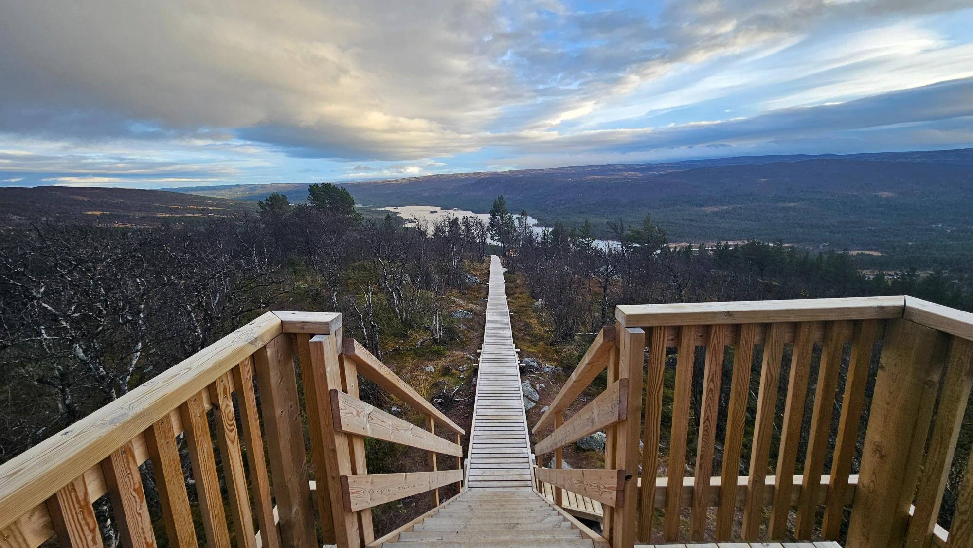 Hovdetrappa i Skurdalen – kort utsiktstur på solide trappetrinn nær Geilo