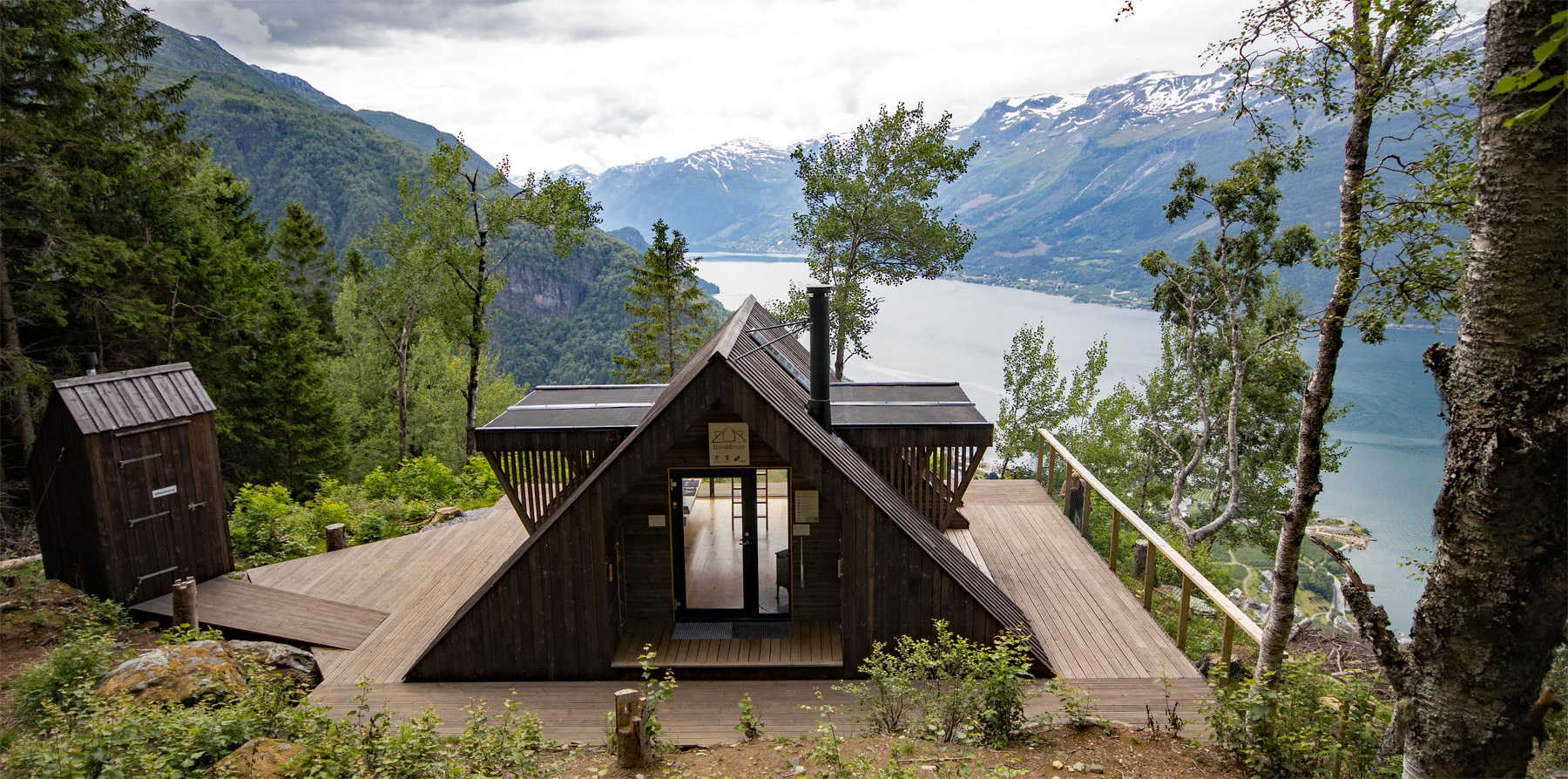 Tur fra Ullensvang Hotell til Dagsturhytta (460 moh) i Lofthus