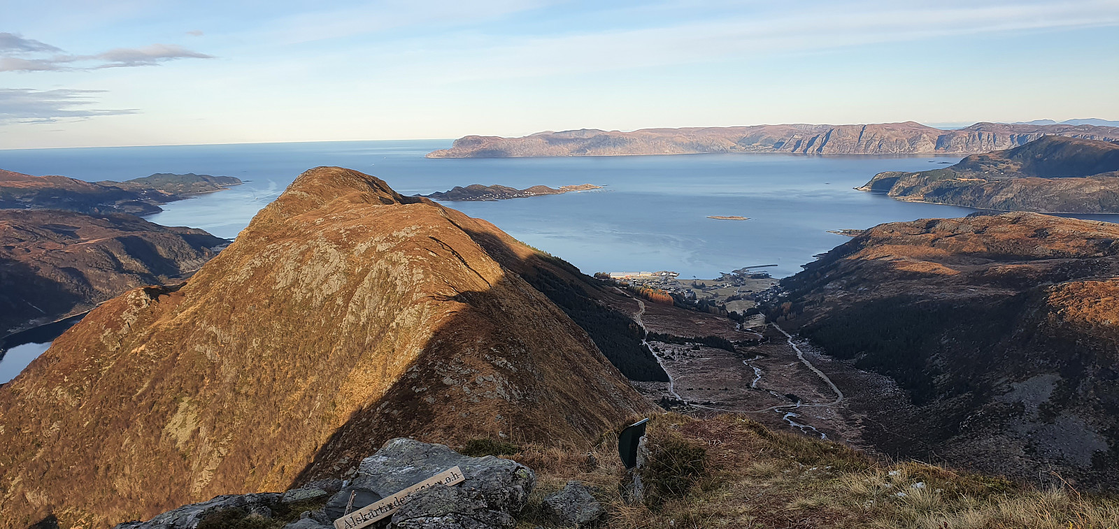 Fjelltur til Alskartinden (581 moh) i Kinn