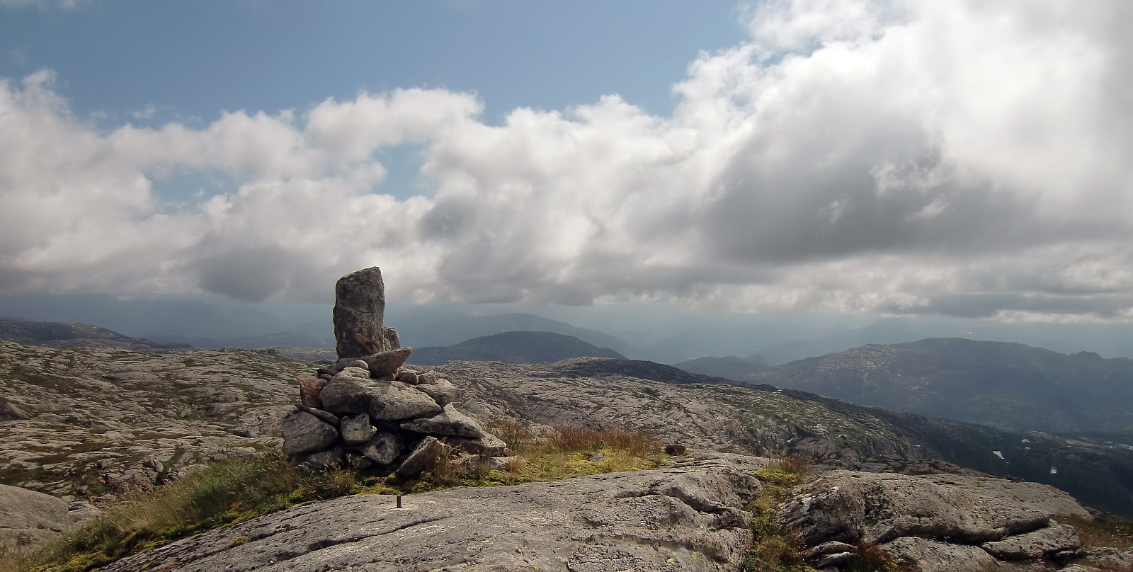 Tverrvassfjellet (832 moh)