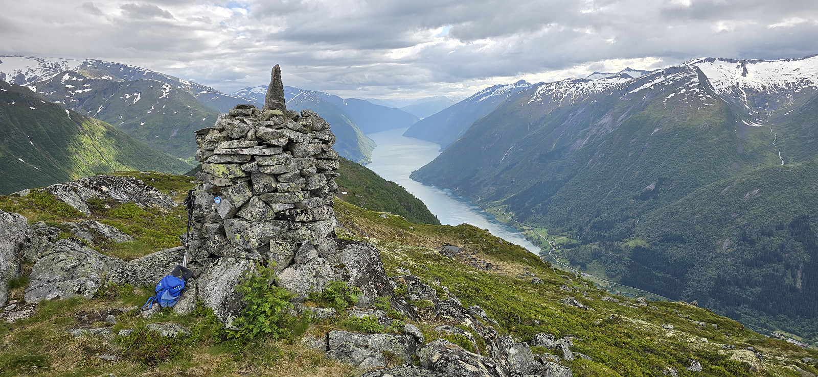 Turtips i Fjærland: Middagshaugen 1030 moh – utsiktstopp