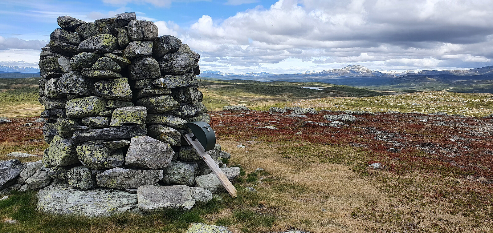 Skruvdalstinden (1096moh)