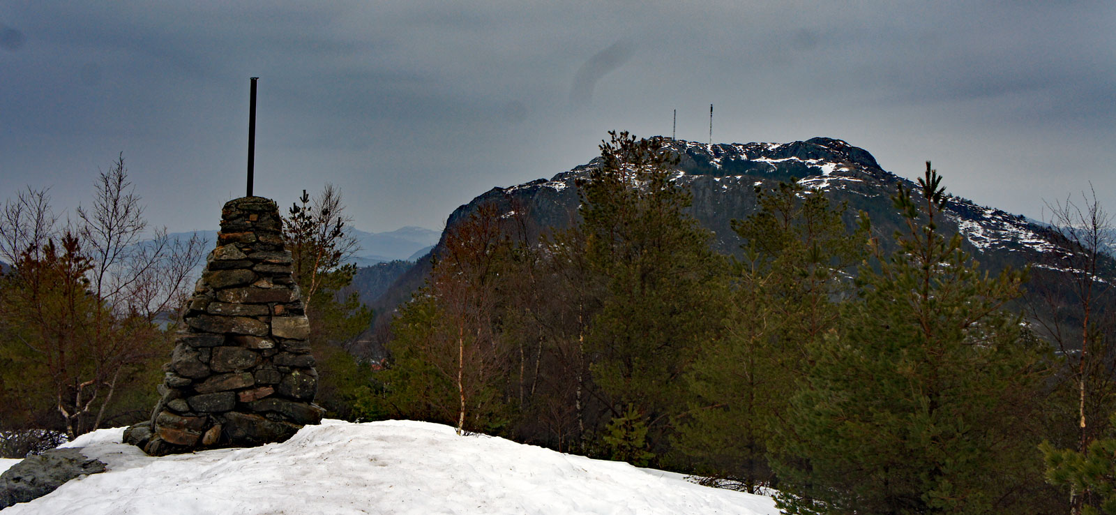 Gullsteinen (352 moh) fra Bønes