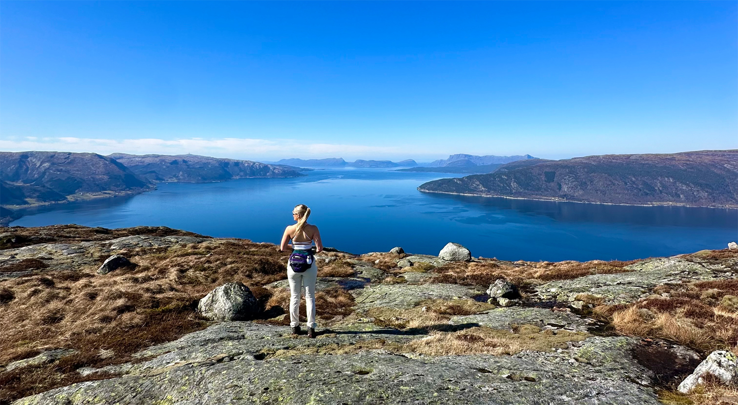 Fjelltur til Seltuftenipa (547moh) i Gulen