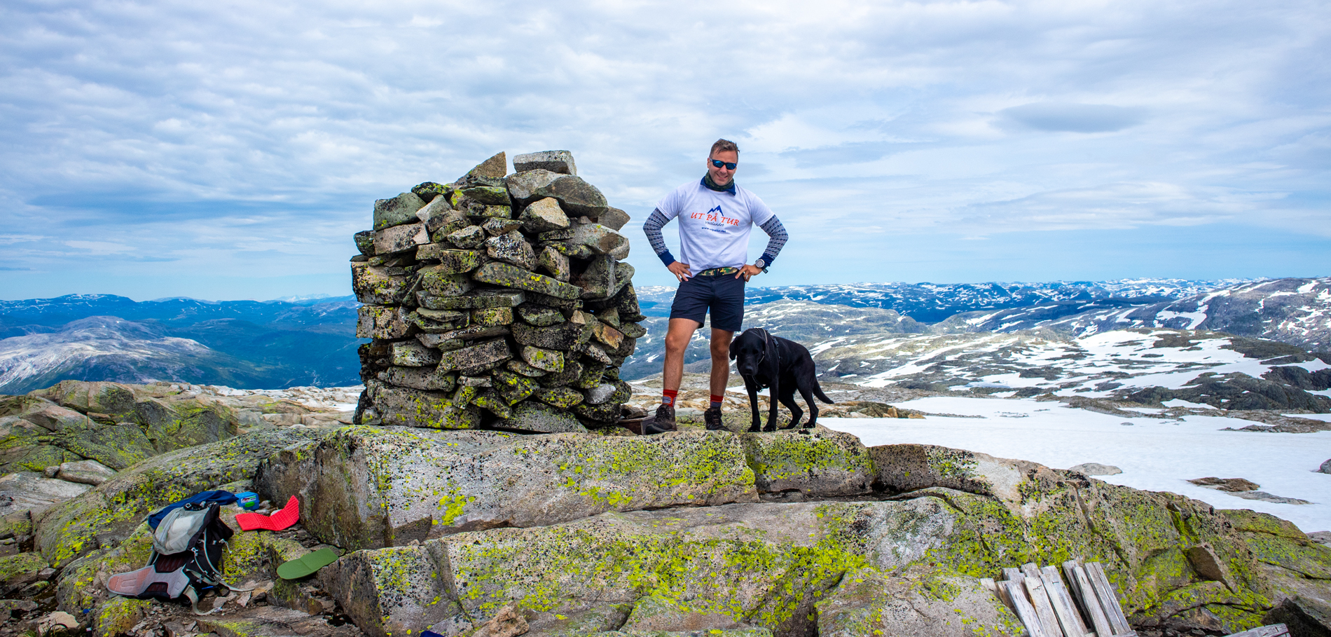 Turtips på Voss: Olsskavlen 1576 moh fra Raundalen med vid utsikt