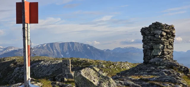 Fjelltur til Store Haugmelen (1172moh) - Sogndal, Vestland